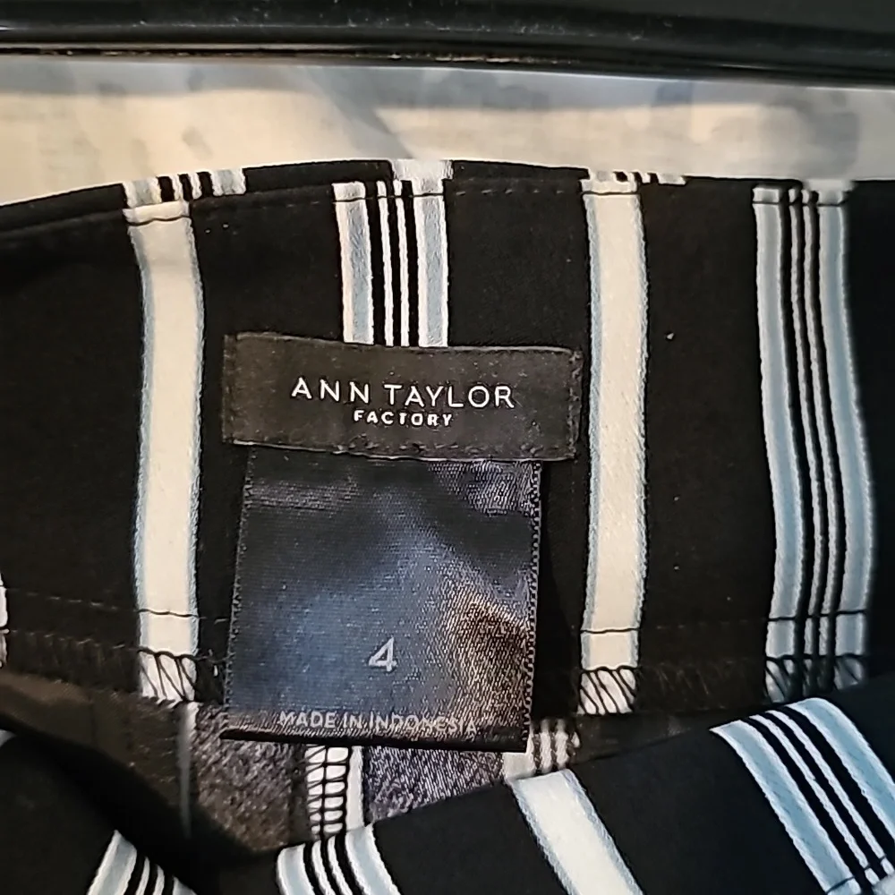 Pants - Picture 4 of 4